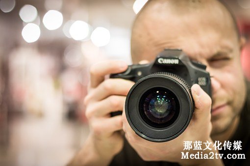 企業(yè)宣傳片中期拍攝-那藍映相